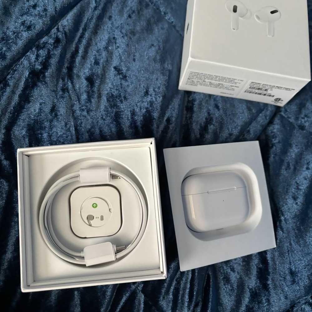 AirPods second generation - Picture 6 of 6